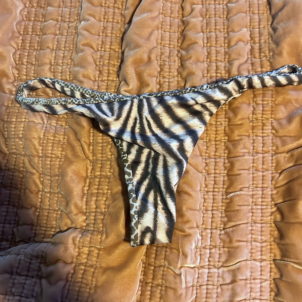 Acacia bottoms size L